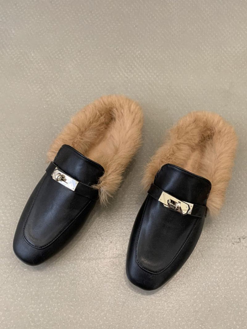 Zwarte Damesloafers Met Imitatiebont Metalen Details. Instaploaferschoenen